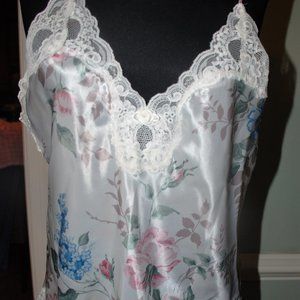 NWOT Floral and Lace Teddi
